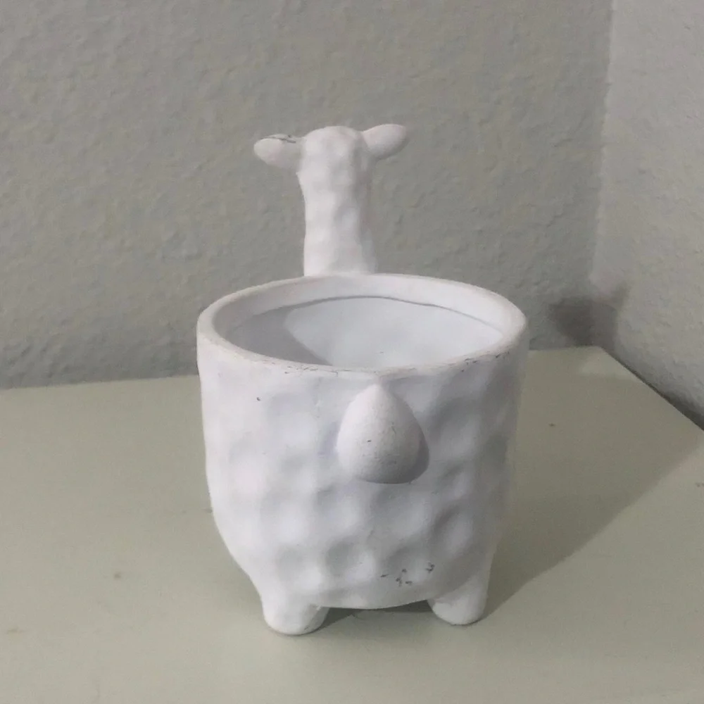 White Llama Mini Vase Ceramic Planter Flower Plant Pot. Measurement in pics